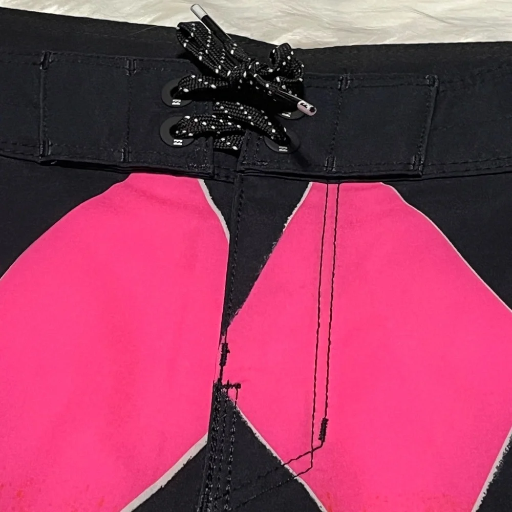 NEW BILLABONG Sundays Pro Neon Diamond Performance Board Shorts Boys Size 28 L